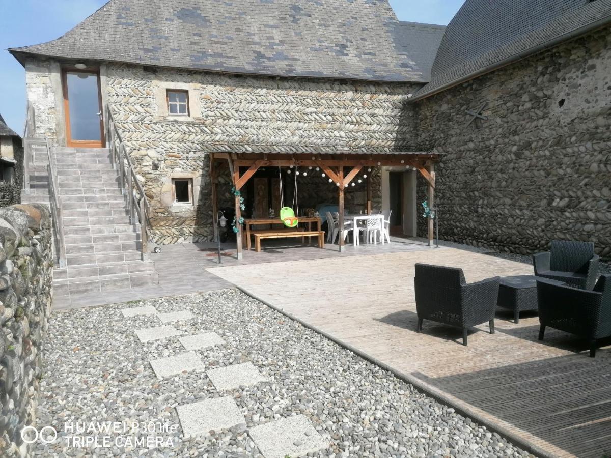 Peyo Et Foodie Escou Exterior photo